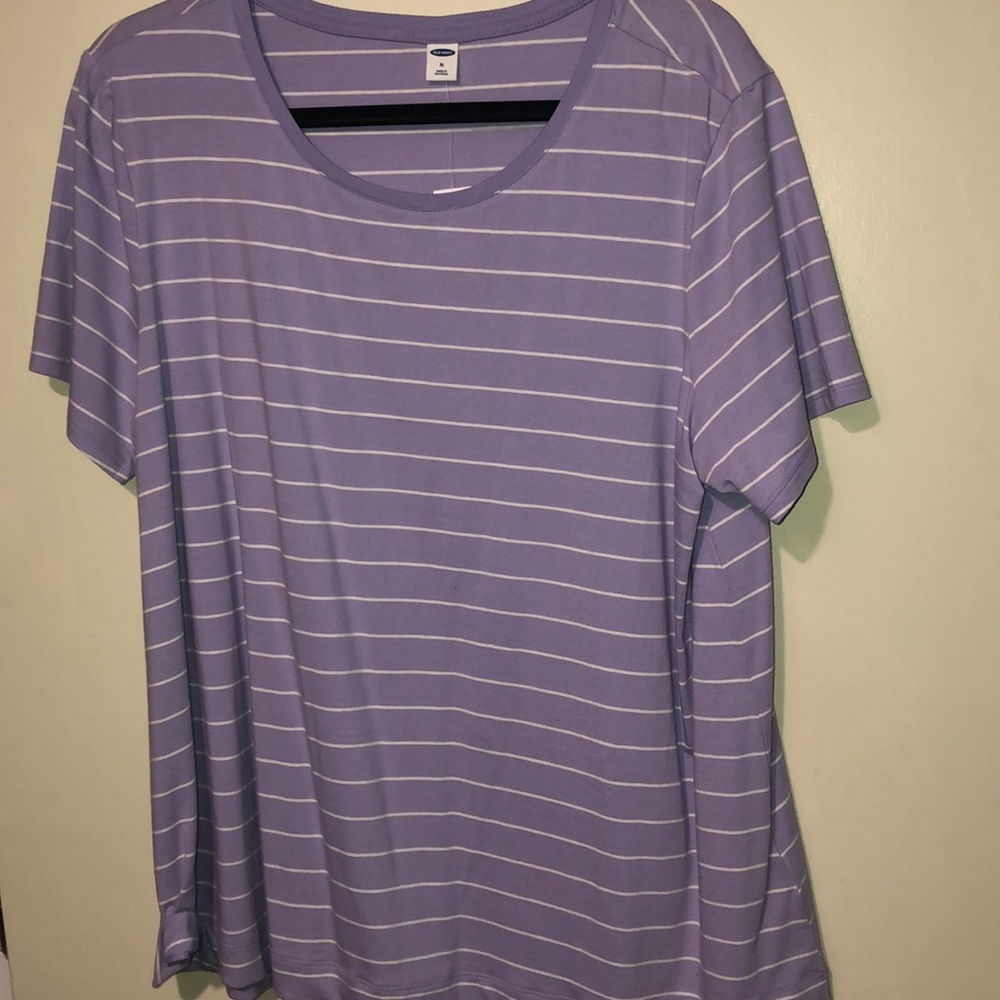 Old Navy T shirt
